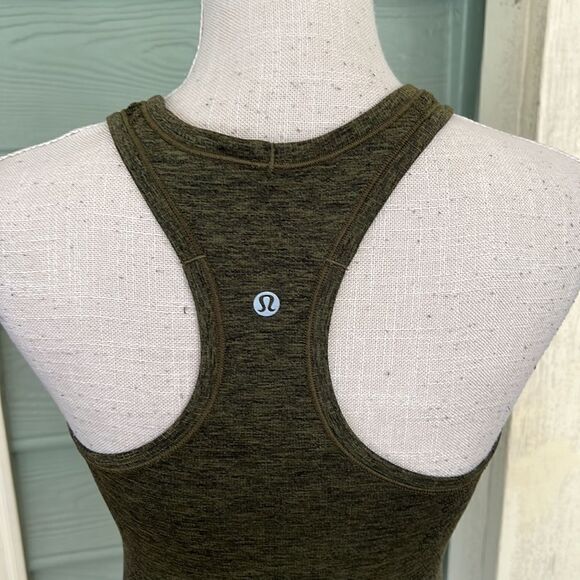 Lululemon Women’s Swiftly Tank, Heathered Green With Floral Pattern 4 - Picture 4 of 5